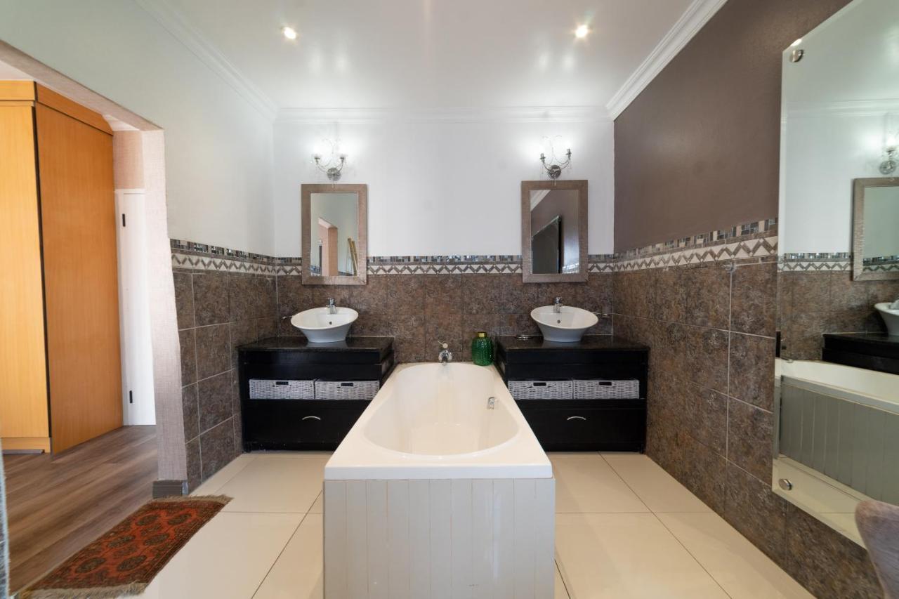 Luxury Boutique Home In Kyalami Midrand Buitenkant foto